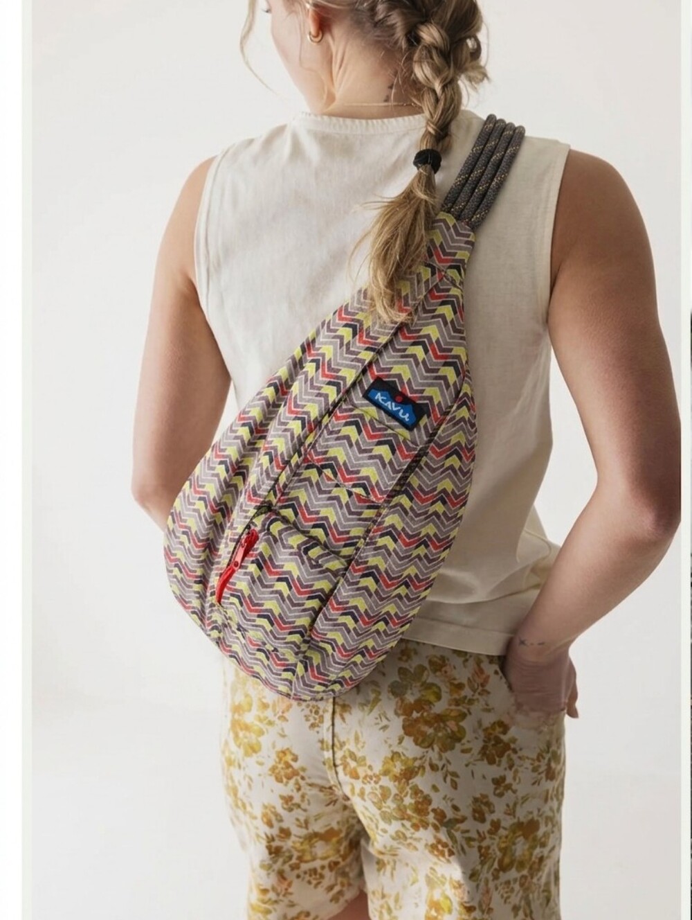 Kavu Rope Sling Crossbody Bag Vibrant Multicolored Chevron Geometric Pattern